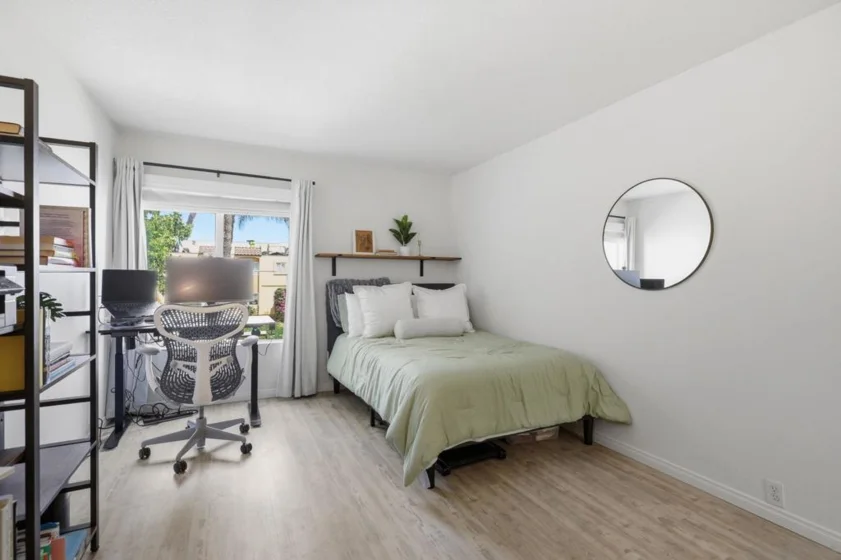 4600 Lamont #212 photo 27