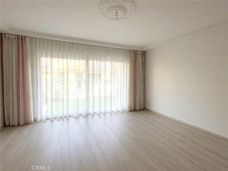 5317 Coldwater Canyon Avenue #D photo 2