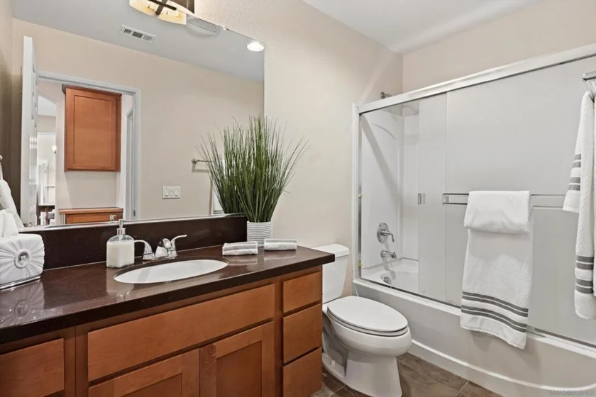 2099 Silverado Street photo 23