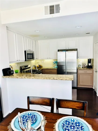 44942 Bellflower photo 4