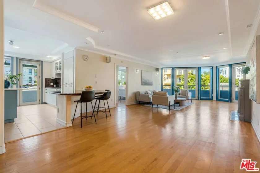 1645 Malcolm Avenue #302 photo 1