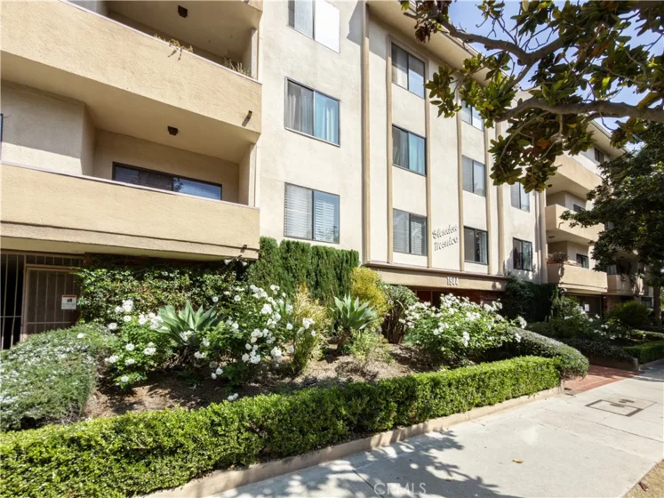 1944 Glendon Avenue #209 photo 52