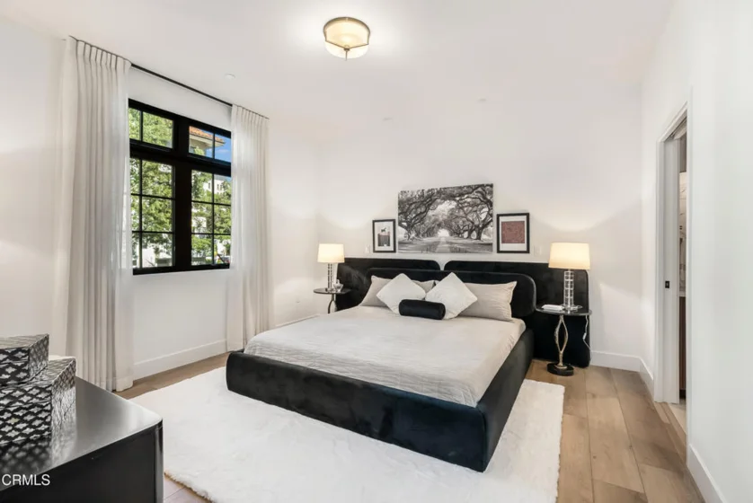 139 S Oak Knoll Avenue #301 photo 5
