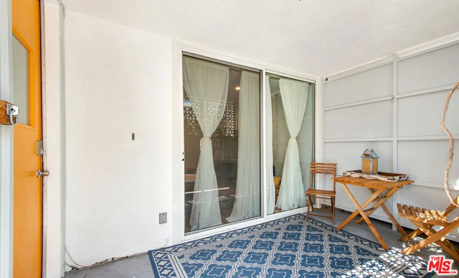 141 W Hillcrest Boulevard #2 photo 3