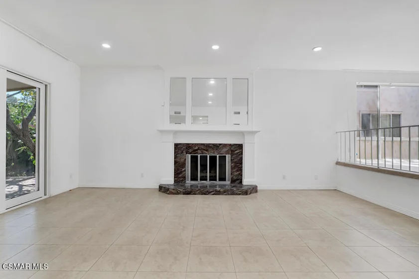 23767 Burbank Boulevard photo 5