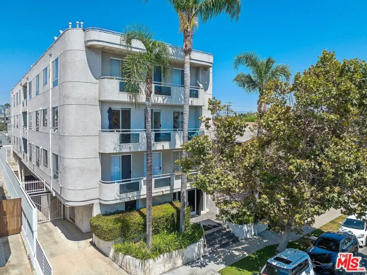 8349 Blackburn Avenue #201 photo 1