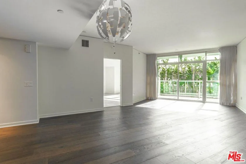 13650 Marina Pointe Drive #404 photo 2