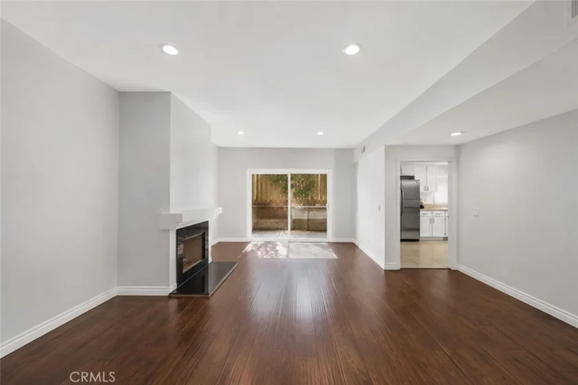 1026 S Marengo #2 photo 1