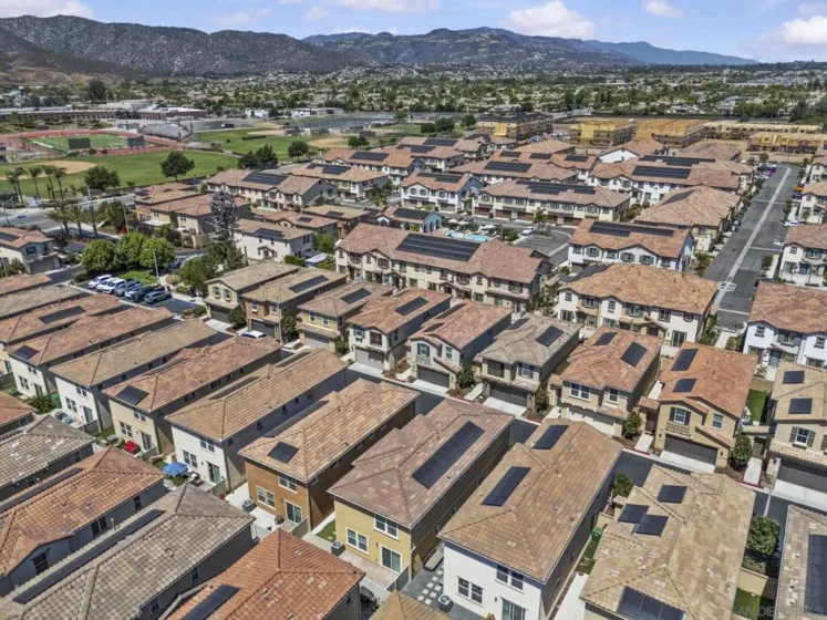41917 Zafra Street photo 54