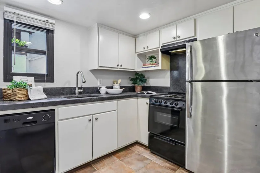 3922 Voltaire Street photo 39
