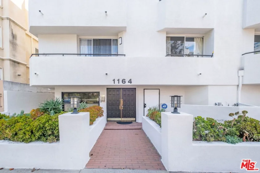 1164 Wellesley Avenue #204 photo 32