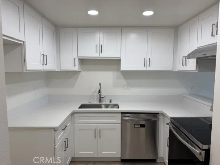 3054 Associated #26 photo 1