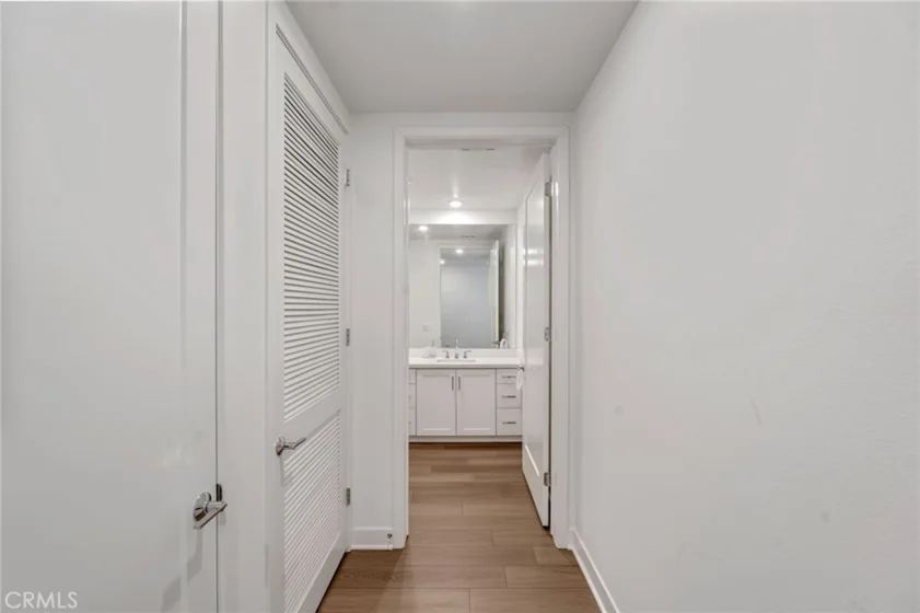 4600 Rivington photo 21