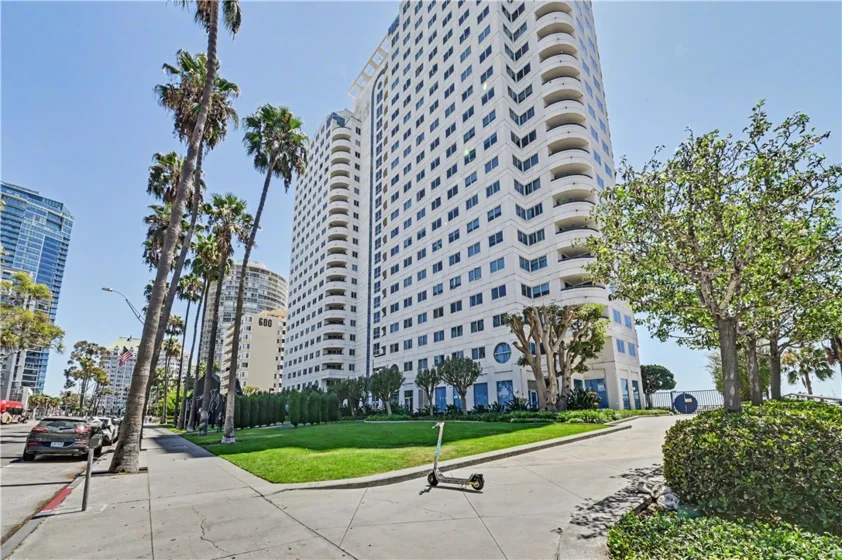 525 E Seaside Way #1109 photo 48
