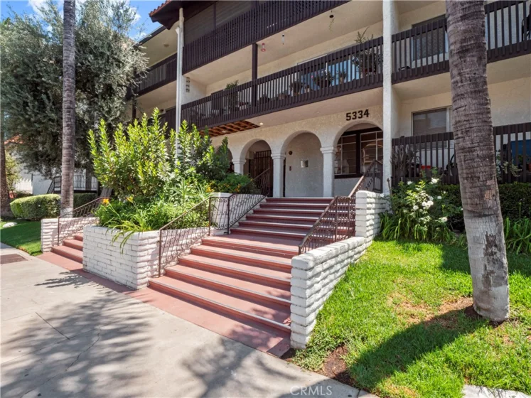 5334 Lindley Avenue #219 photo 42