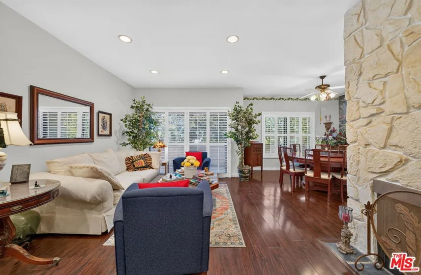 1944 Glendon Avenue #110 photo 3