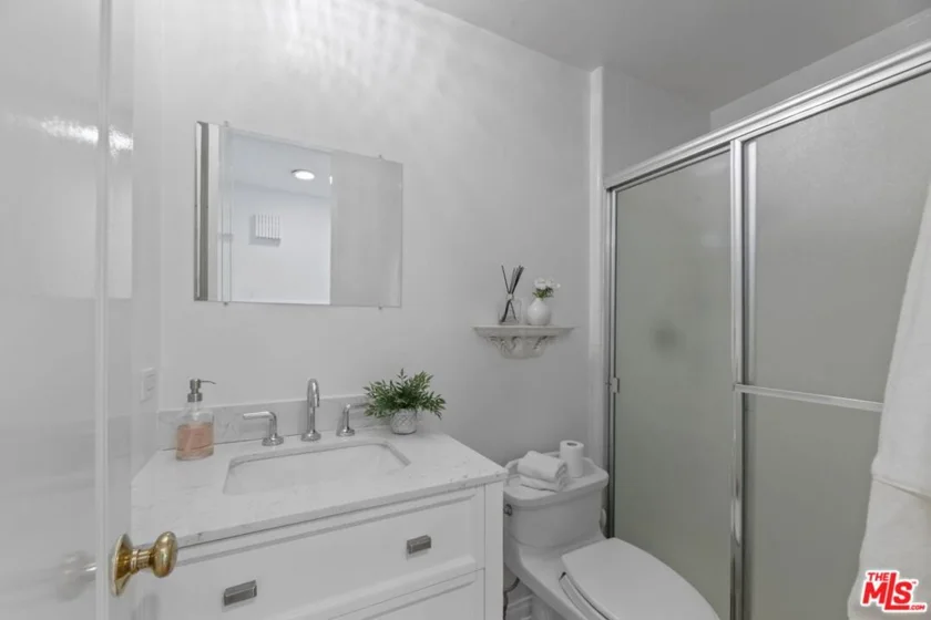 9501 W Olympic Boulevard photo 15