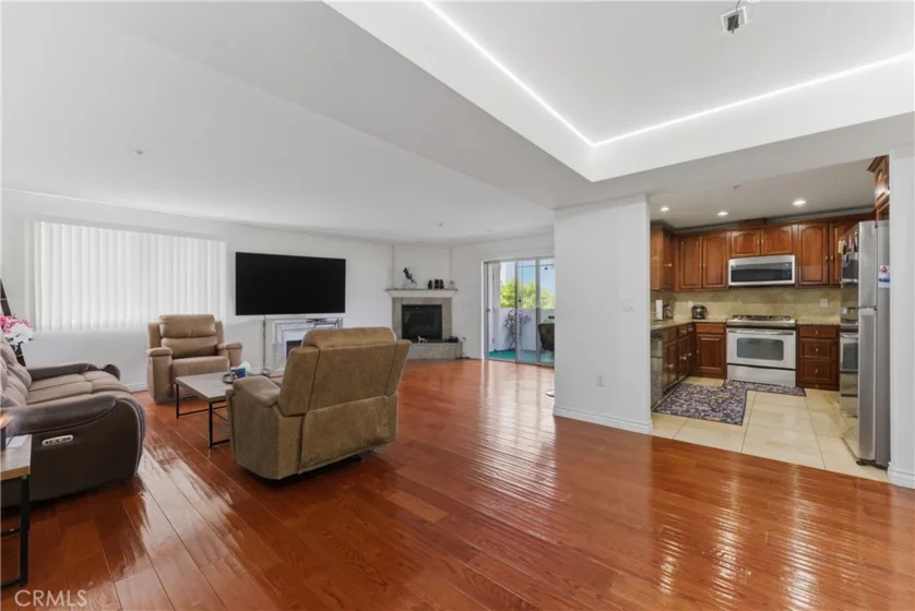 4733 Elmwood Avenue #203 photo 2