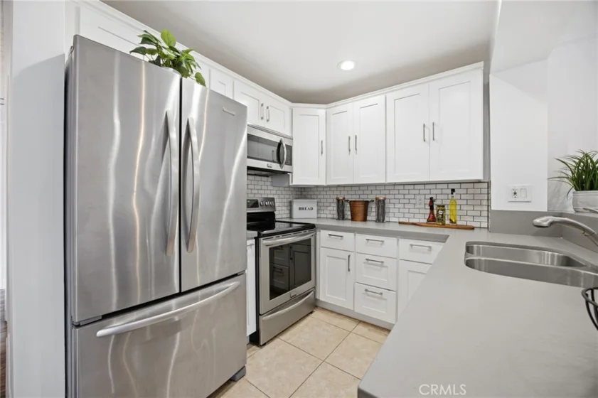 355 S Madison Avenue #224 photo 15