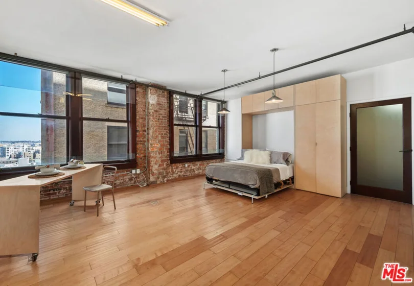 460 S Spring Street #1008 photo 1