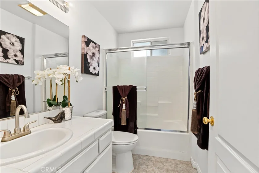 18334 Keswick Street photo 24