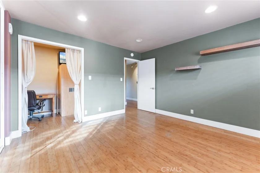 1061 Park Avenue photo 14