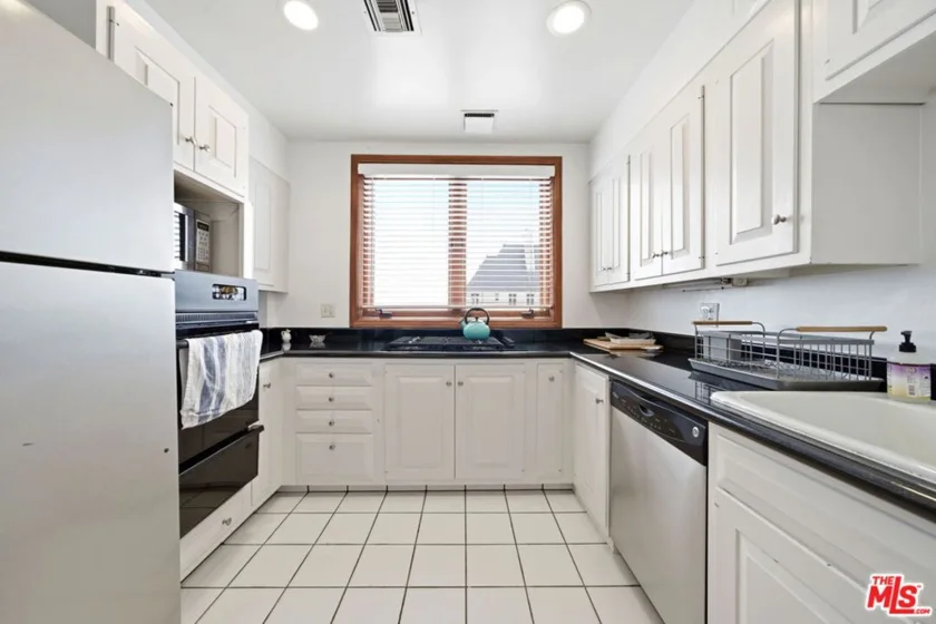1424 N Crescent Heights Boulevard #49 photo 17