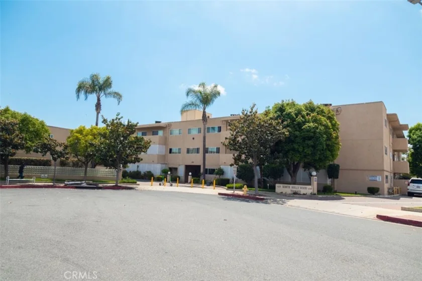 6227 Morse Avenue #304 photo 1