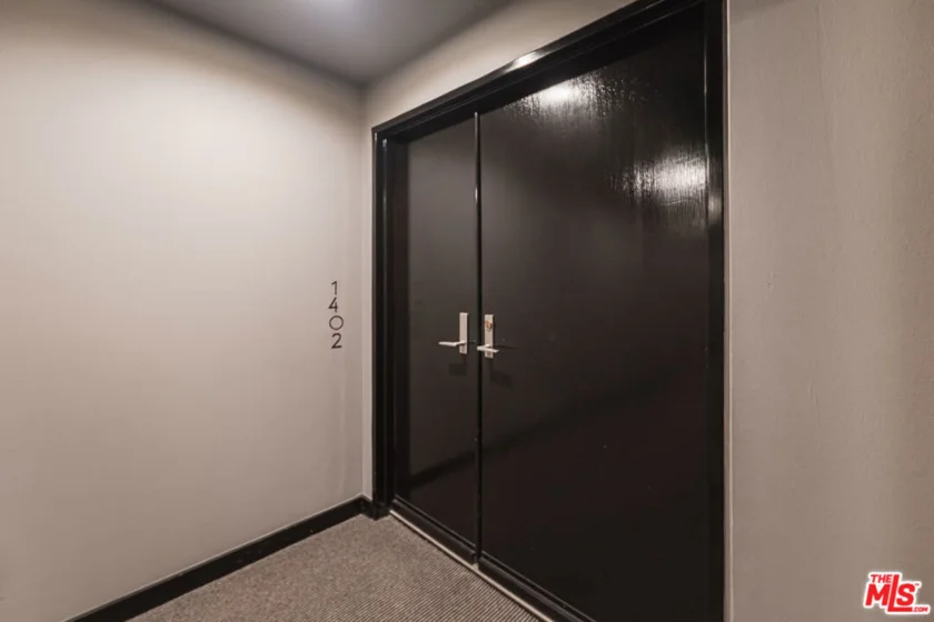 10445 Wilshire Boulevard #1402 photo 5