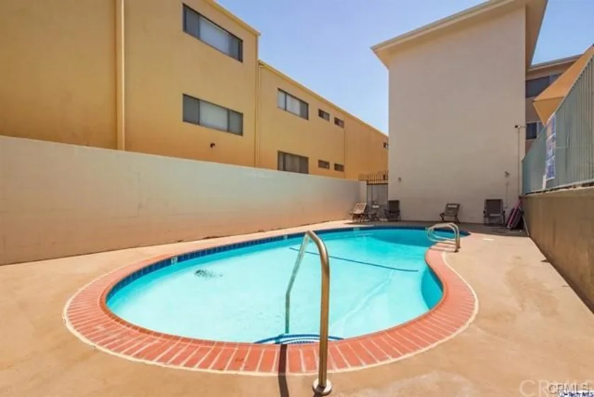 601 E Orange Grove #103 photo 18