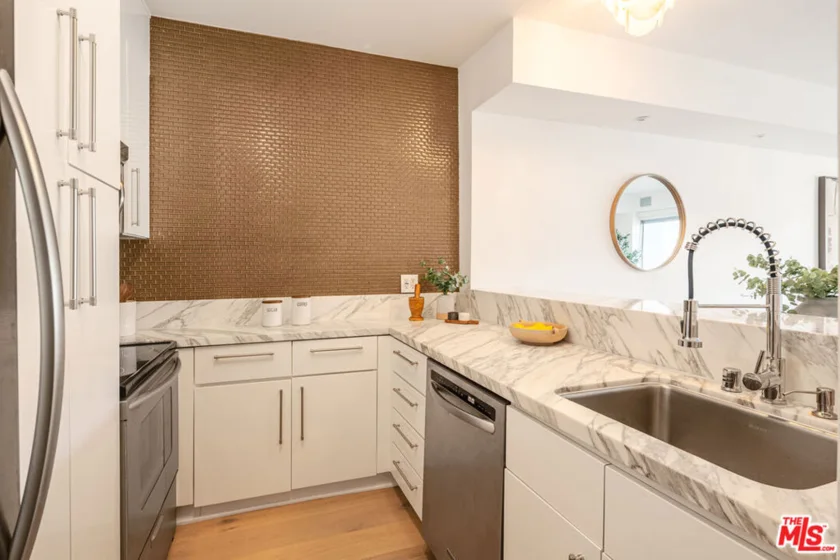 838 N Doheny Drive #1204 photo 12