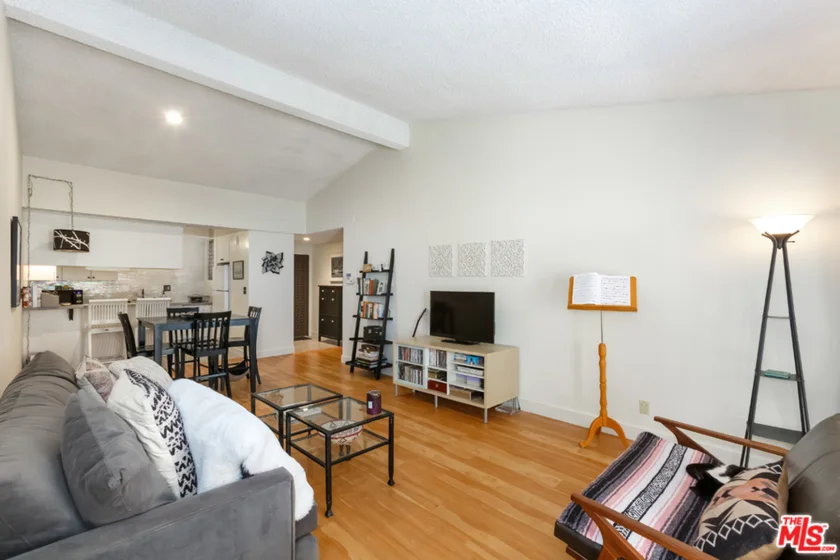 5951 Canterbury Drive #26 photo 1