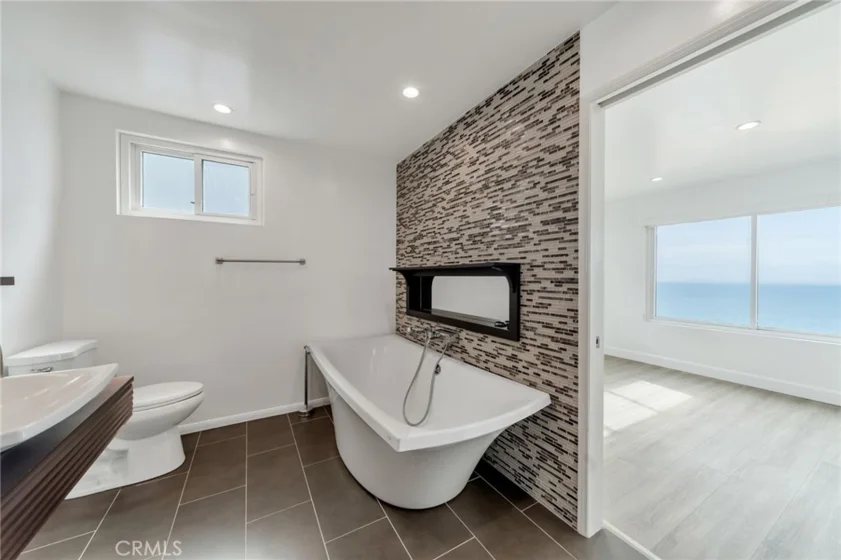 18203 Coastline #13 photo 10