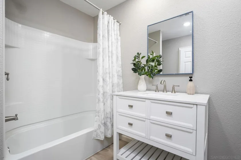 4242 Loma Riviera photo 31