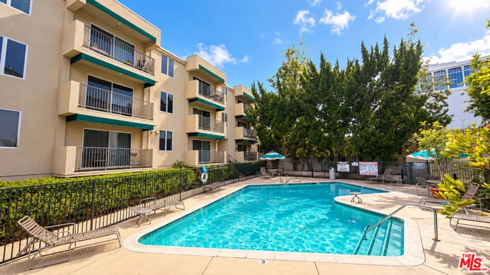 4501 Cedros Avenue #201 photo 2
