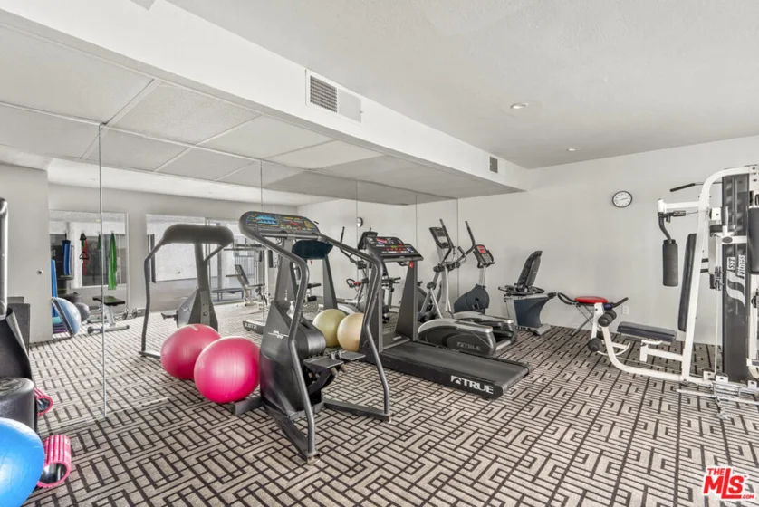 1515 S Beverly Drive #201 photo 3