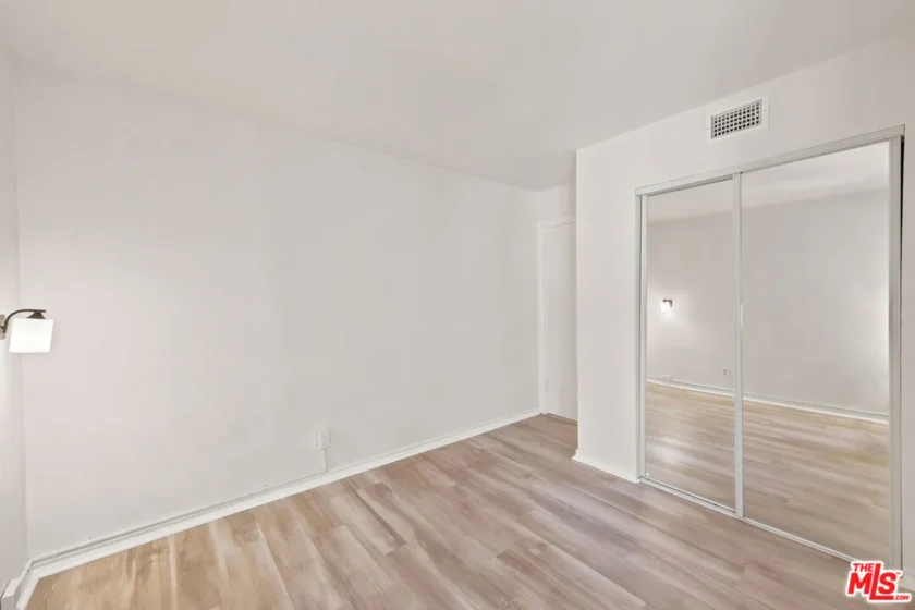 14937 Sherman Way #2 photo 49