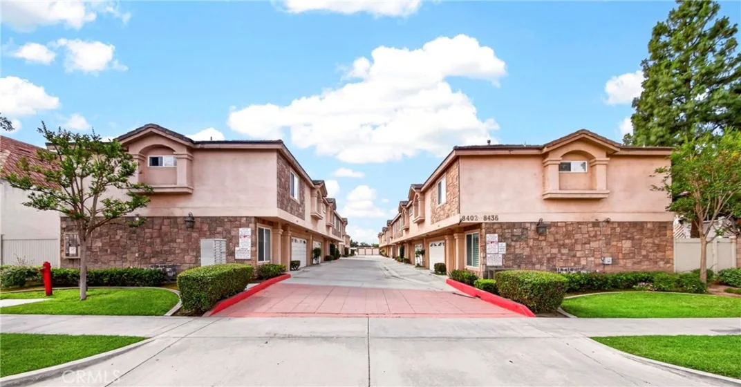 8404 Whitaker photo 1