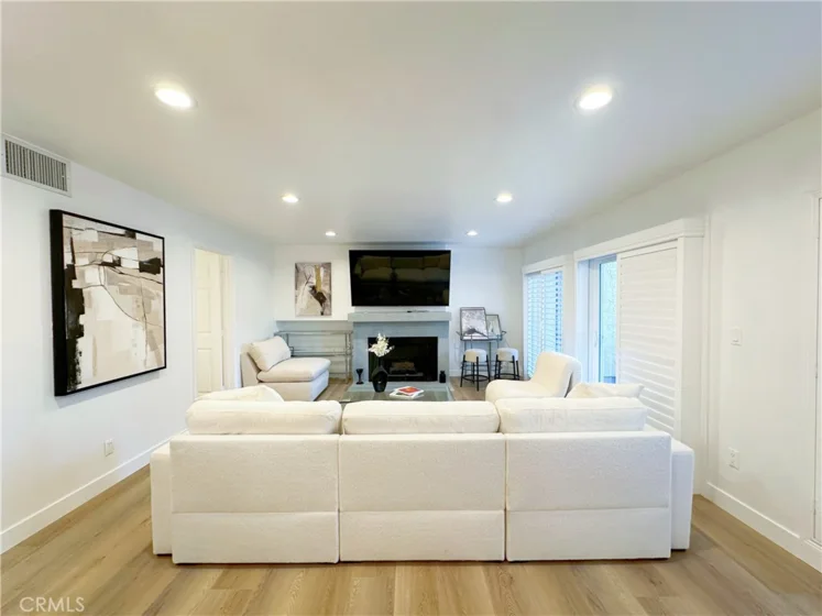 5255 Coldwater Canyon Avenue #D photo 1