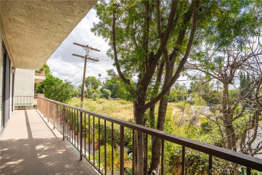 4454 Ventura Canyon #105 photo 28