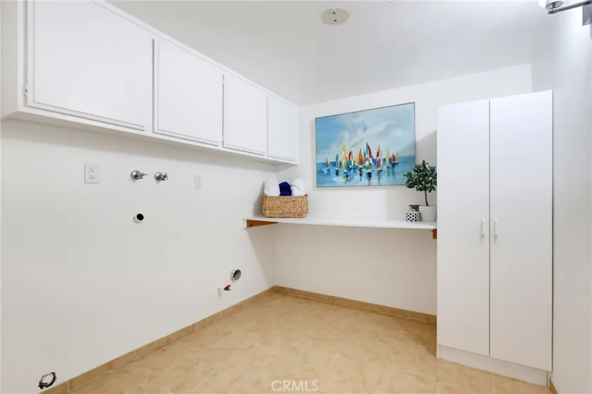 1073 W 9th Street #202 photo 33
