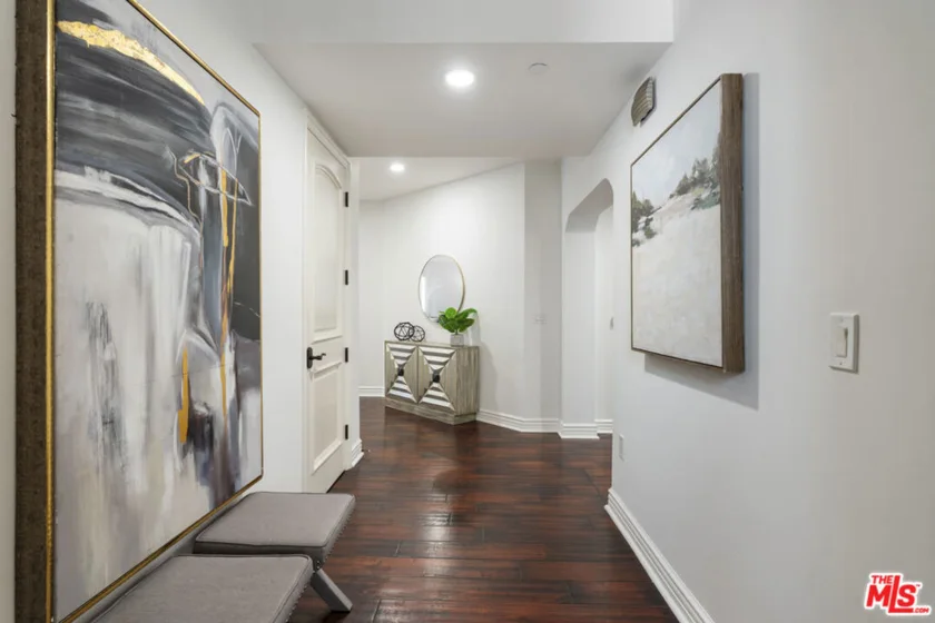 5057 Maplewood Avenue #202 photo 6