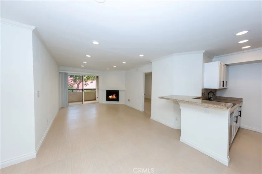 5535 Canoga Avenue #108 photo 1