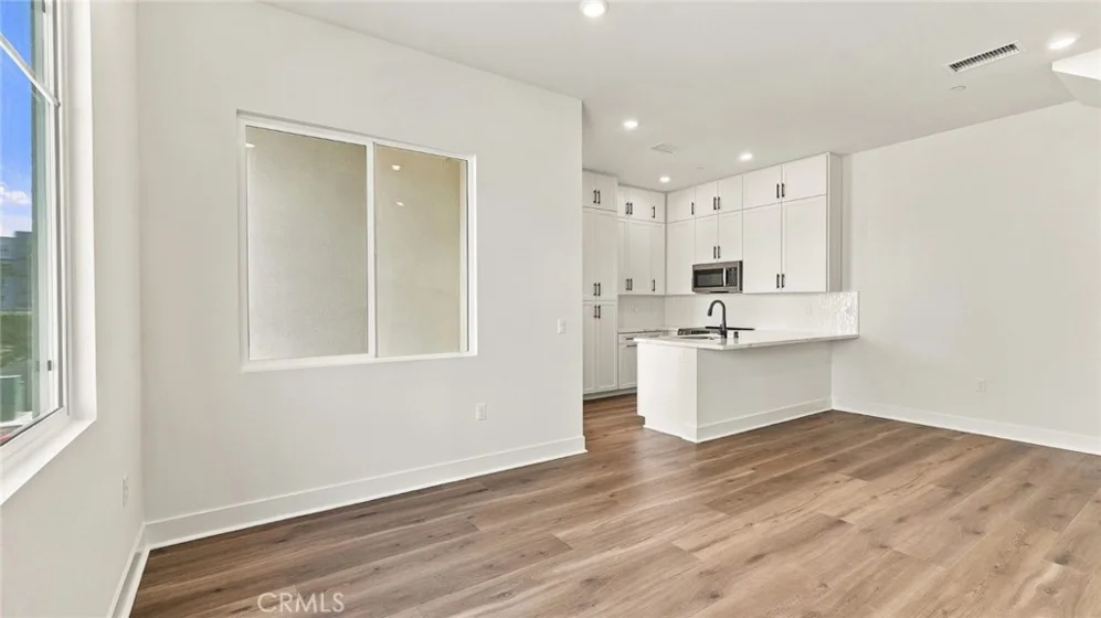 7256 Pointbreak Drive photo 3