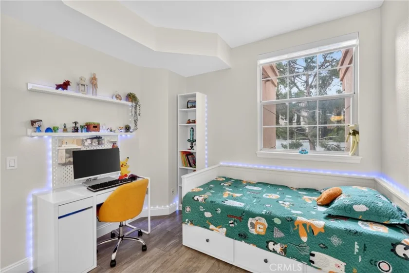 1027 S Stresa photo 8