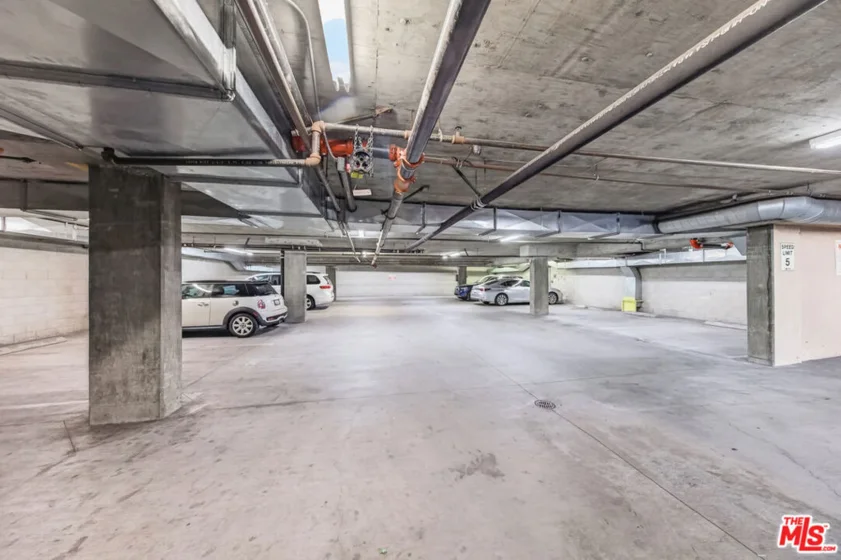 971 S St Andrews Place #301 photo 16