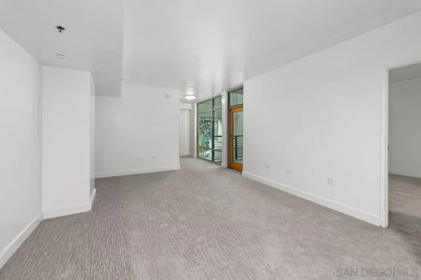 425 W Beech #204 photo 34