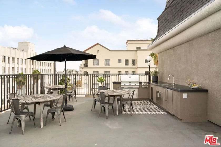 585 N Rossmore Avenue #407 photo 17