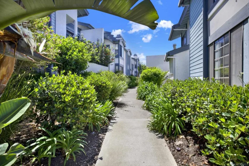 8878 Regents Road #201 photo 15