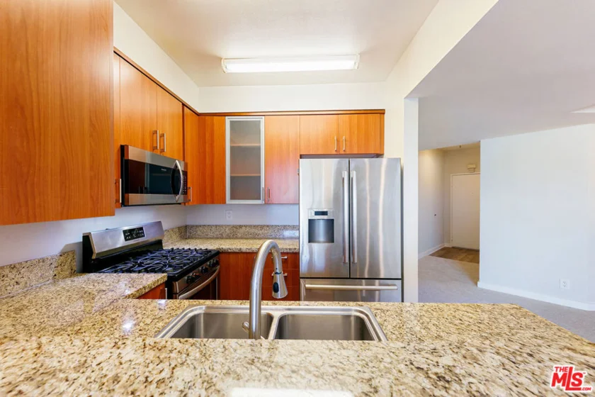 620 S Gramercy Place #320 photo 34